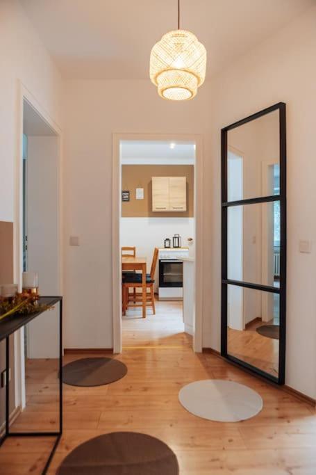 Central-Living Brown - Wifi - Netflix - 5 Pers 埃森 外观 照片
