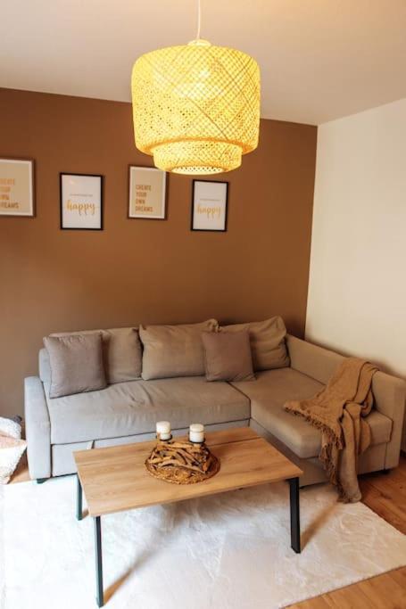 Central-Living Brown - Wifi - Netflix - 5 Pers 埃森 外观 照片
